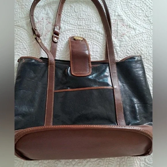 Vintage Leather Brahmin Purse - Picture 4 of 16